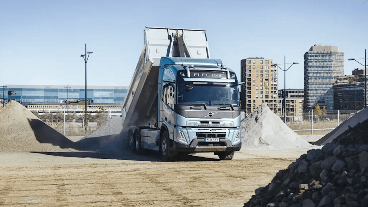 Volvo updates its electric semi truck lineup with up to 700 km range