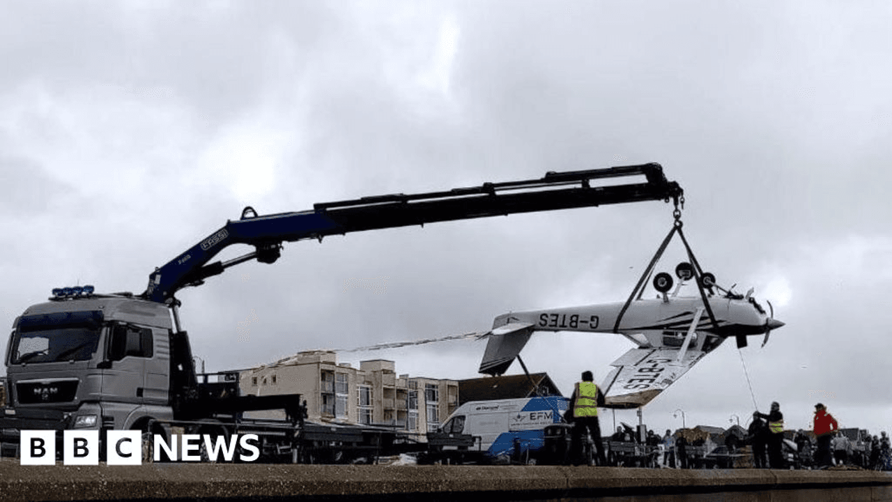 Light aircraft lifted from Lee-on-the-Solent beach after crash